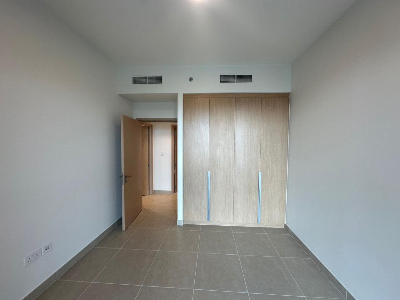 Brand New | Burj View | Spacious Layout IMG3