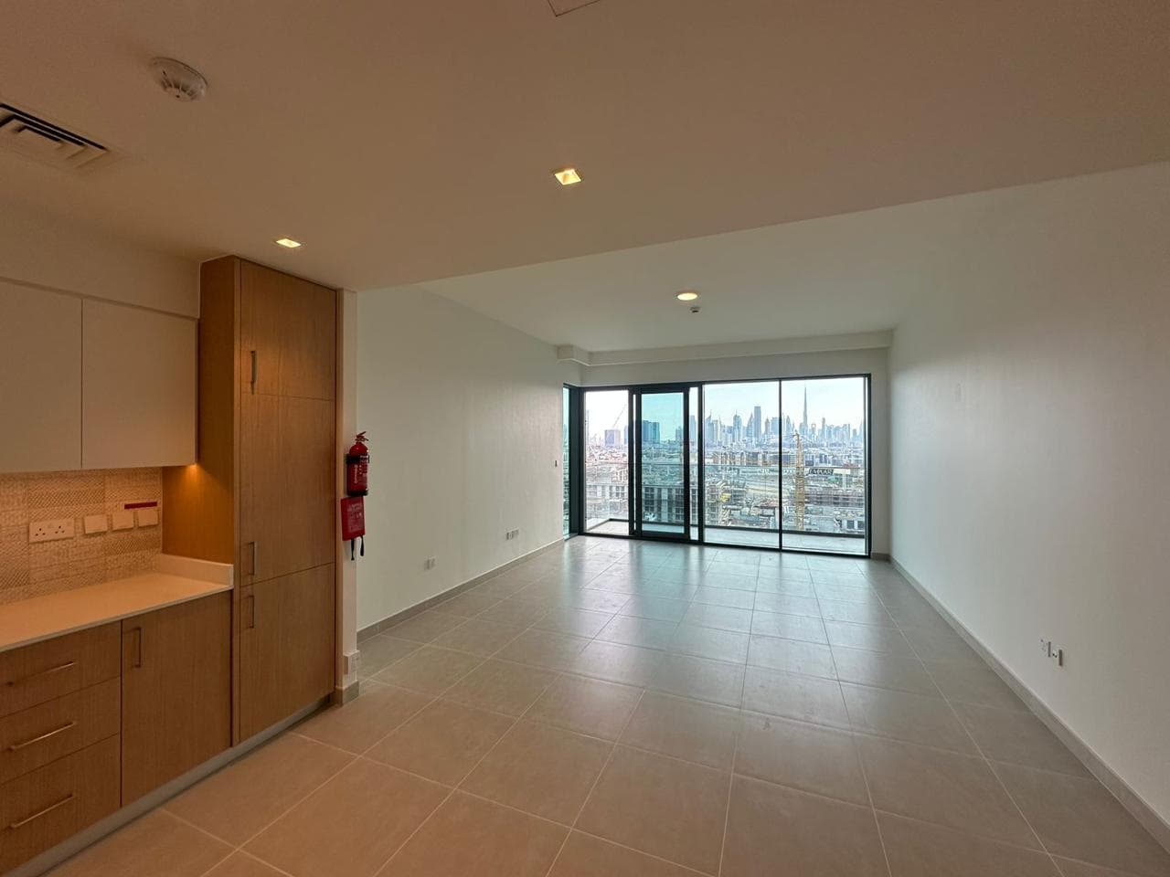 Brand New | Burj View | Spacious Layout IMG8