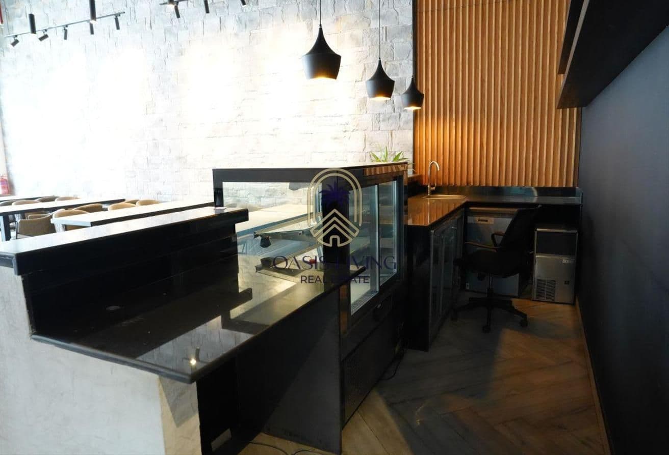 Premium Retail | Ideal for F&B | Semi-Fitted - Image 8